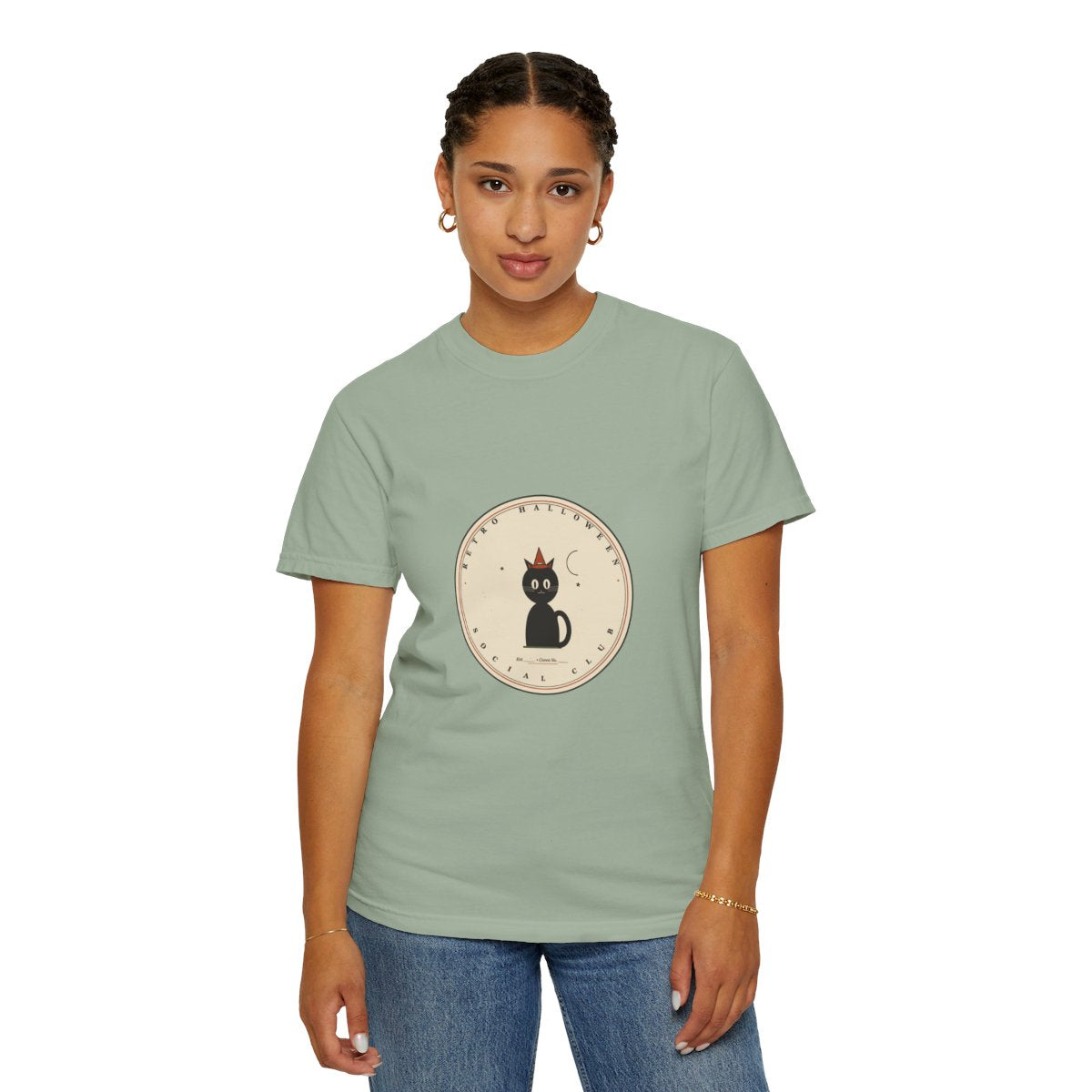 Retro Social Club T-Shirt | 1930s Mascot Badge Retro Halloween Tee | Gift for Halloween Shoppers - Bay