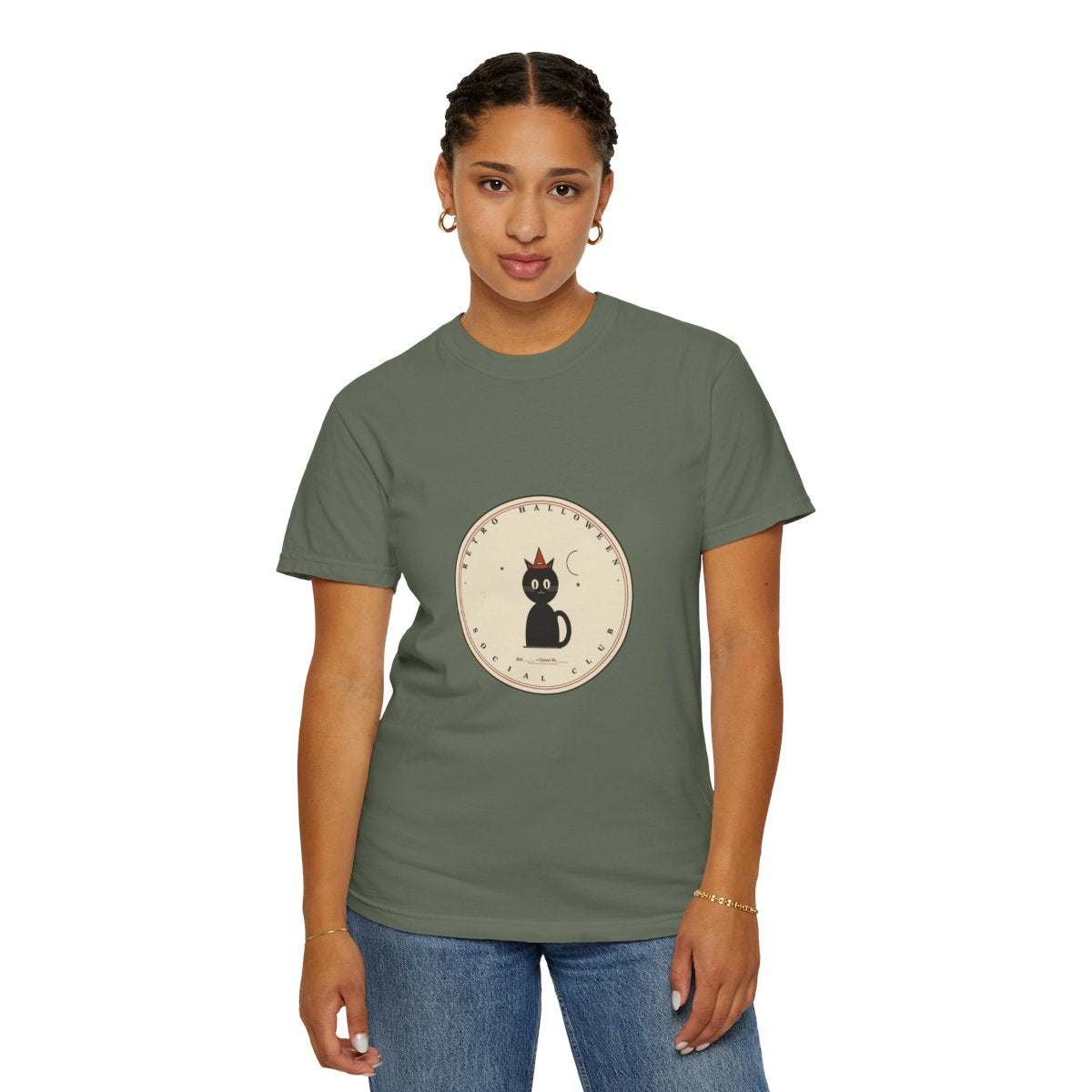 Retro Social Club T-Shirt | 1930s Mascot Badge Retro Halloween Tee | Gift for Halloween Shoppers - Moss