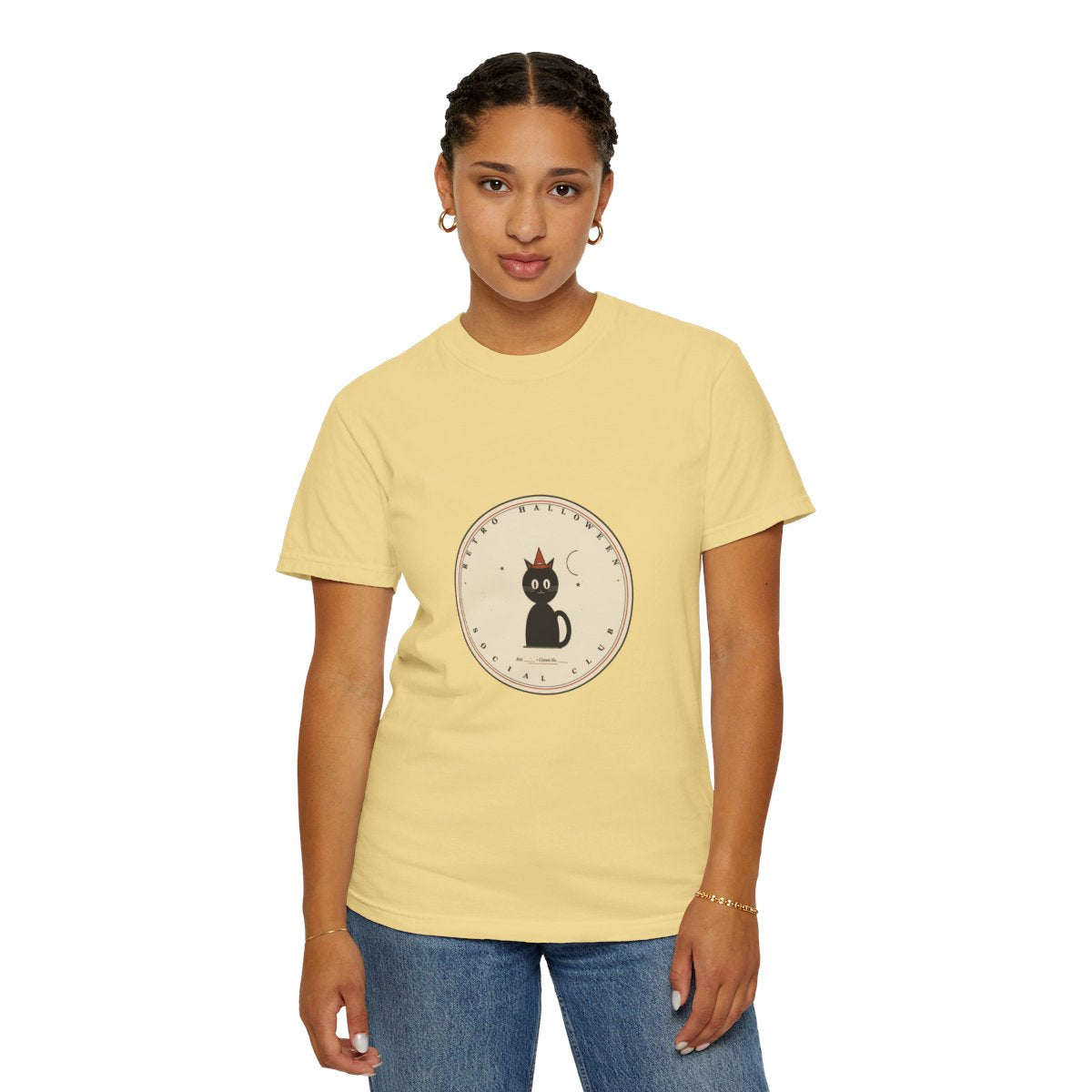 Retro Social Club T-Shirt | 1930s Mascot Badge Retro Halloween Tee | Gift for Halloween Shoppers - Butter